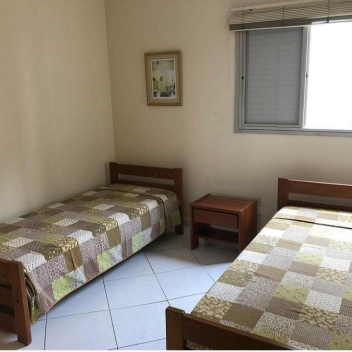Na De Pitangueiras-guaruja A 50mt Da E Comercio Perto