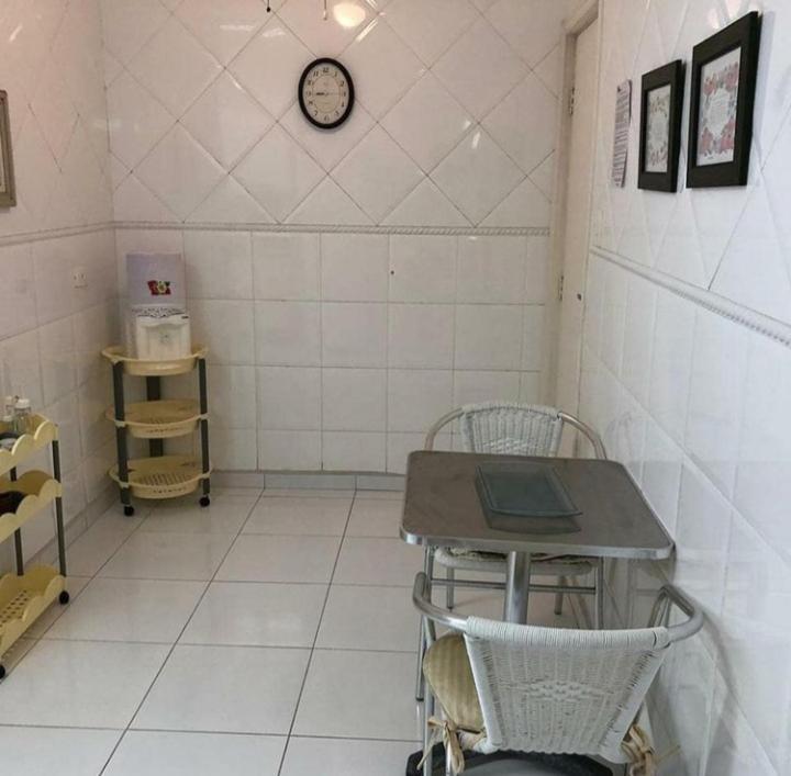 Na De Pitangueiras-guaruja A 50mt Da E Comercio Perto Guaruja