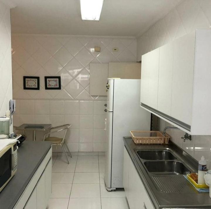 Apartment Na De Pitangueiras-guaruja A 50mt Da E Comercio Perto