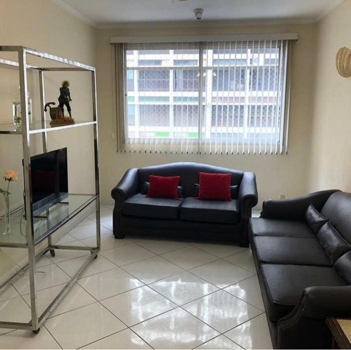 Na De Pitangueiras-guaruja A 50mt Da E Comercio Perto *
