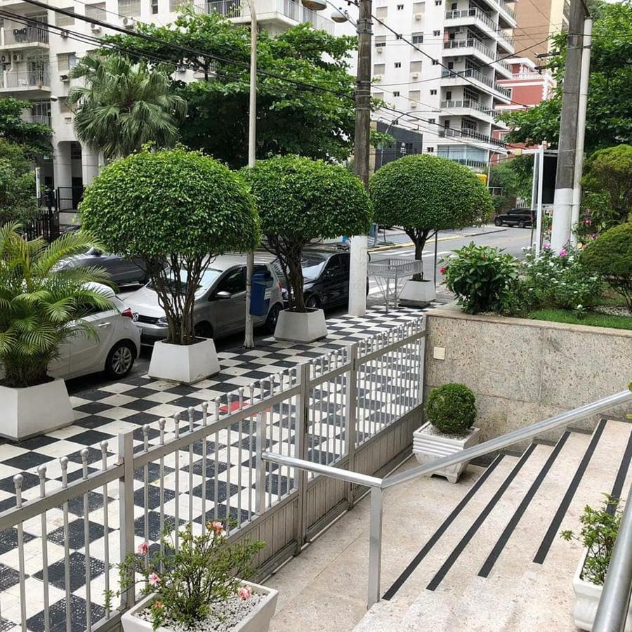 Na De Pitangueiras-guaruja A 50mt Da E Comercio Perto Apartment