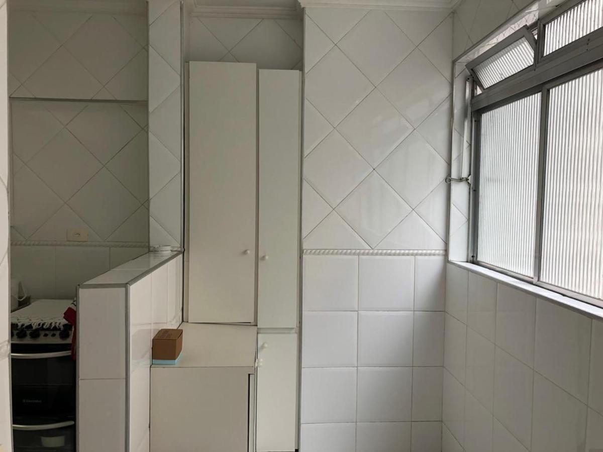 Apartment Na De Pitangueiras-guaruja A 50mt Da E Comercio Perto