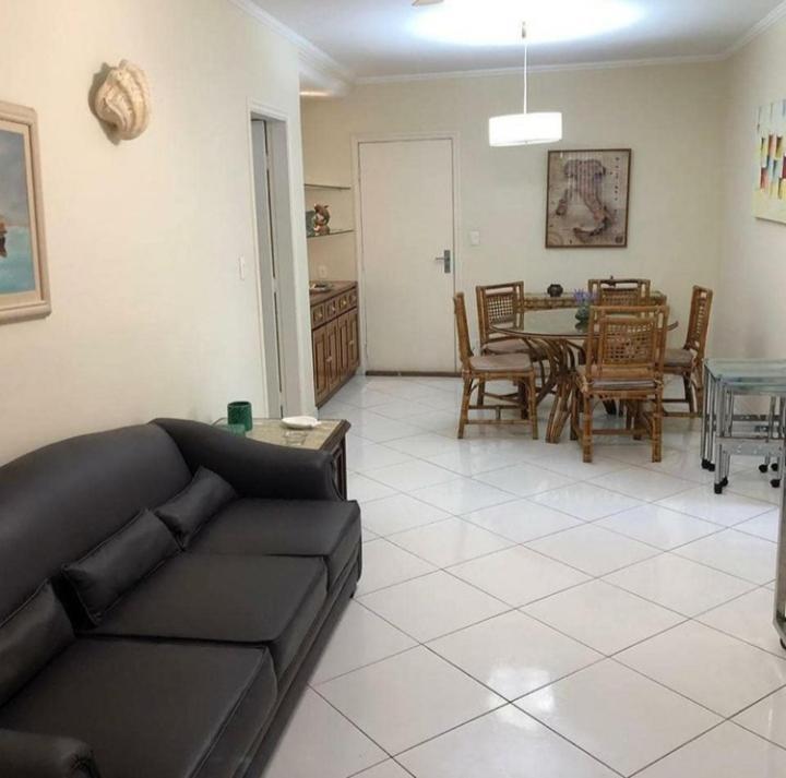 Na De Pitangueiras-guarujá à 50mt Da E Comércio Perto Guarujá